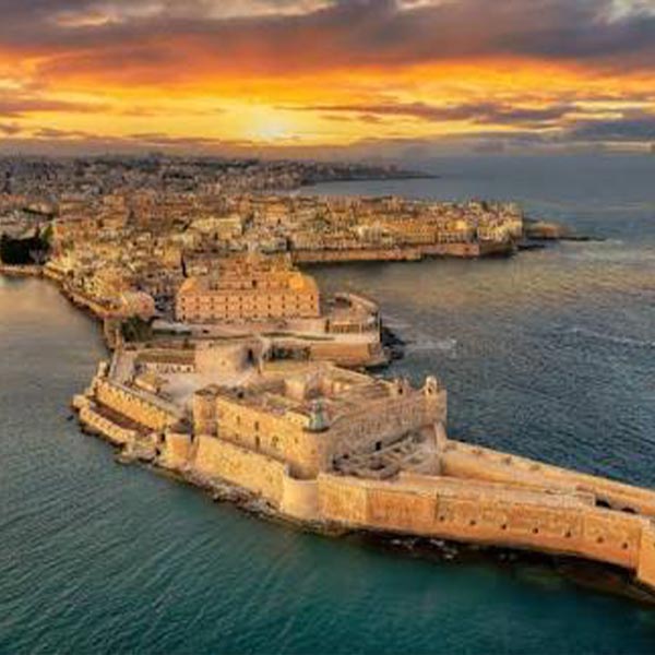 Noleggio minivan con conducente per matrimoni meeting ed eventi privati in Sicilia